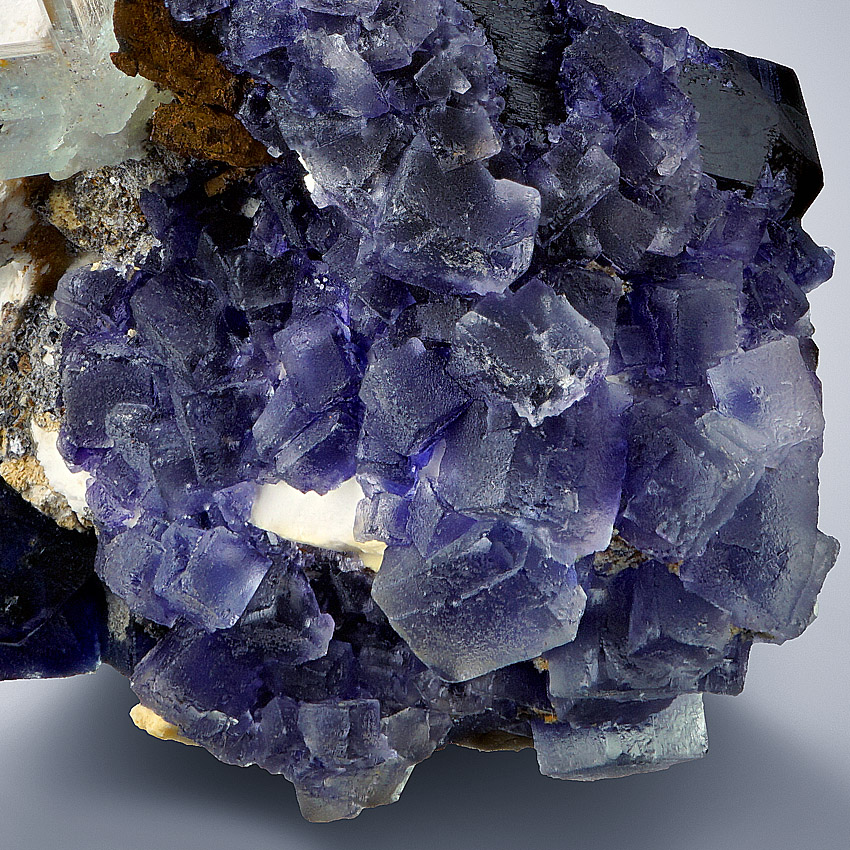 Aquamarine & Fluorite With Schorl & Limonite Psm Siderite