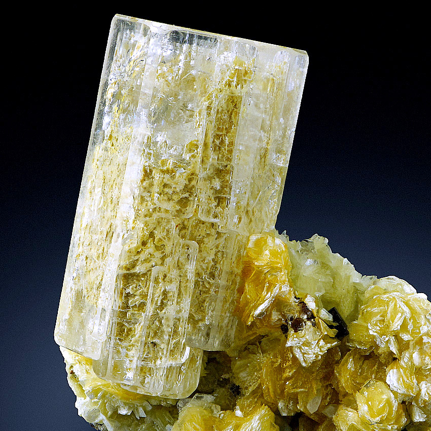 Beryl Var Goshenite On Muscovite With Fluorite