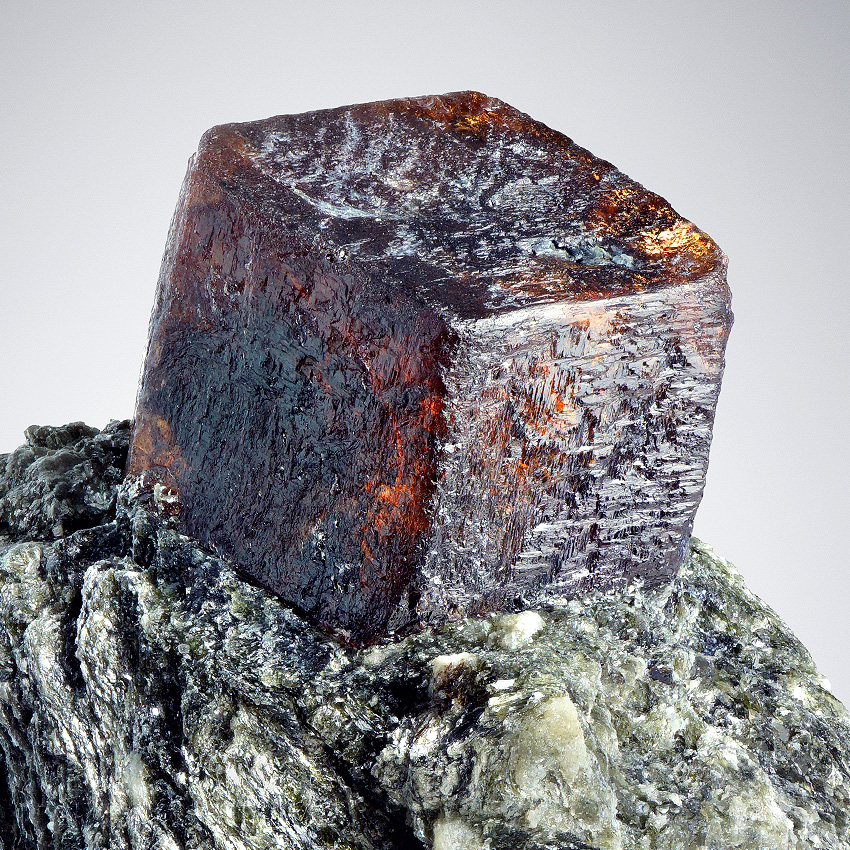 Garnet Var Almandine