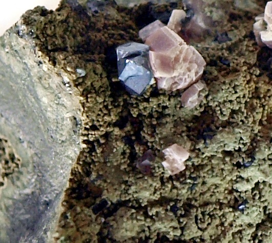 Alabandite & Rhodochrosite