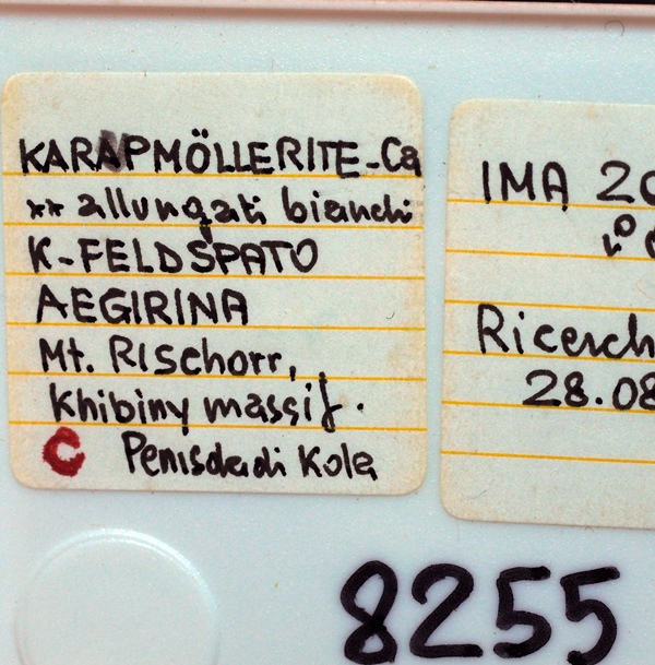 Karupmøllerite-Ca