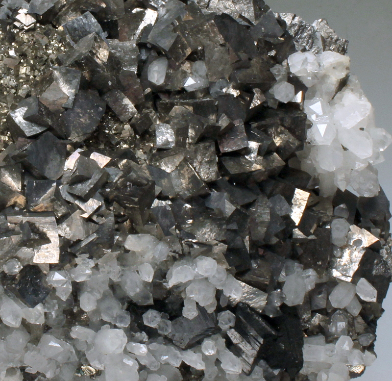 Arsenopyrite Sphalerite Quartz & Pyrite