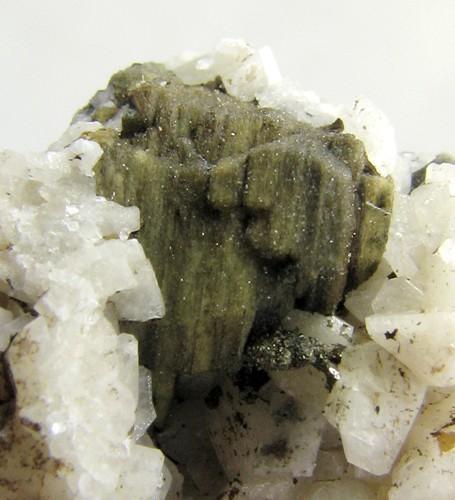 Donnayite-(Y) & Calcite