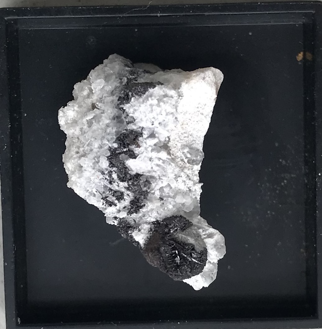 Hübnerite
