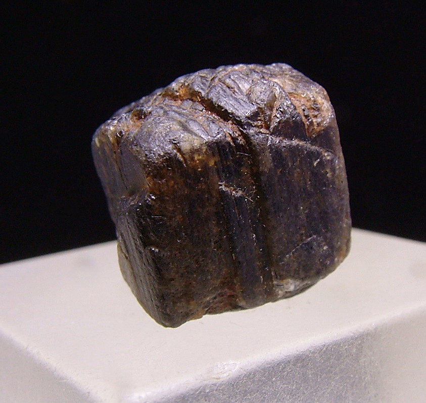 Baotite