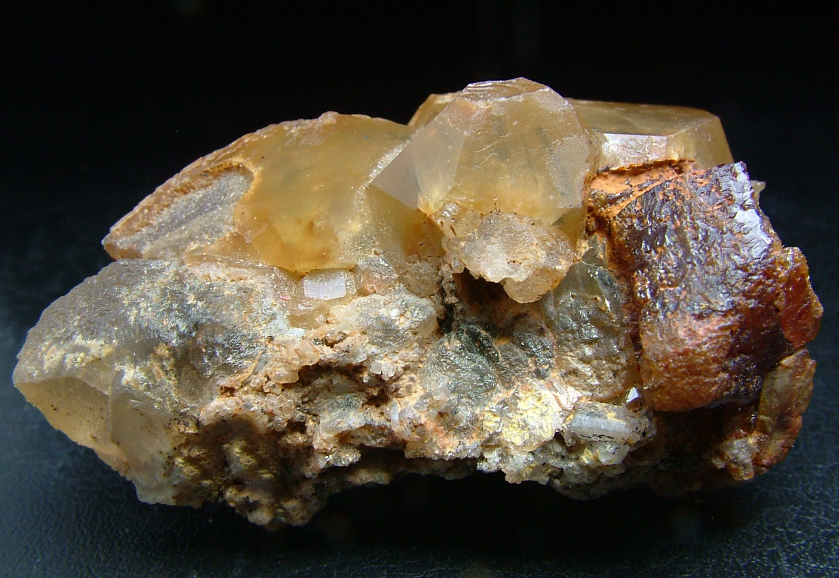 Bastnäsite-(Ce) With Astrophyllite Quartz