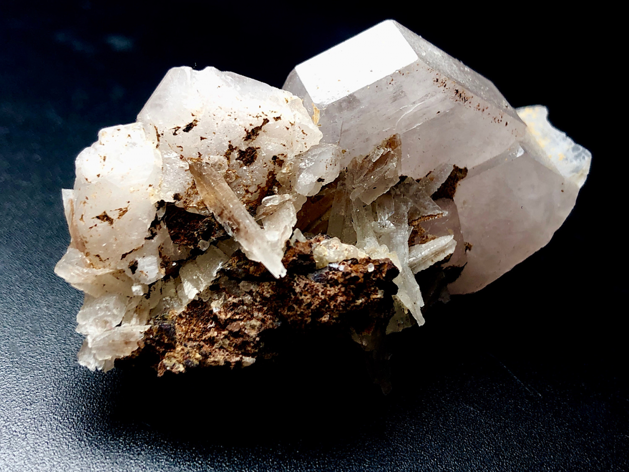 Apatite With Natrolite