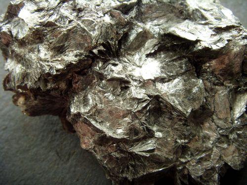 Tungstite On Zinnwaldite