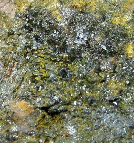 Mangan-rockbridgeite With Cacoxenite & Beraunite