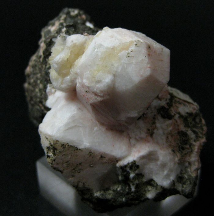 Analcime With Calcite