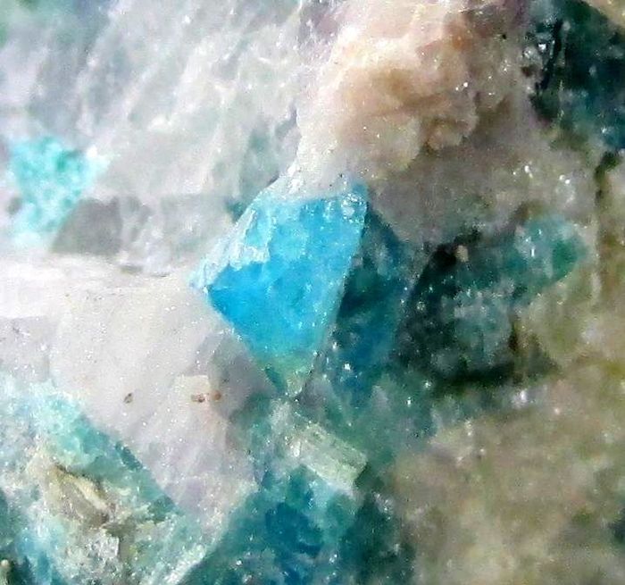 Vesuvianite Var Cyprine & Piemontite
