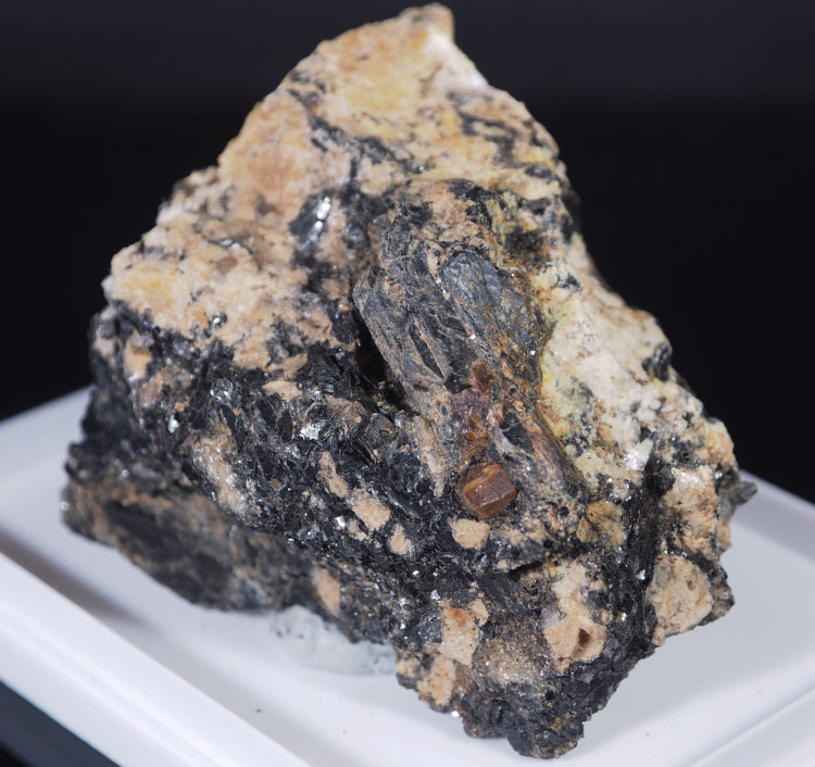 Euxenite-(Y) & Samarskite & Monazite