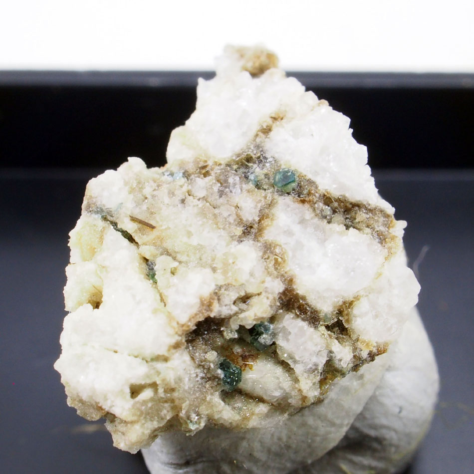 Roedderite