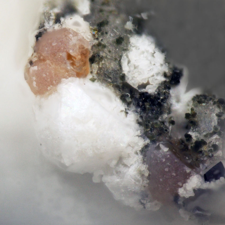 Sphaerobertrandite
