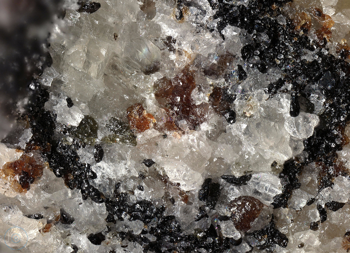 Hundholmenite-(Y)