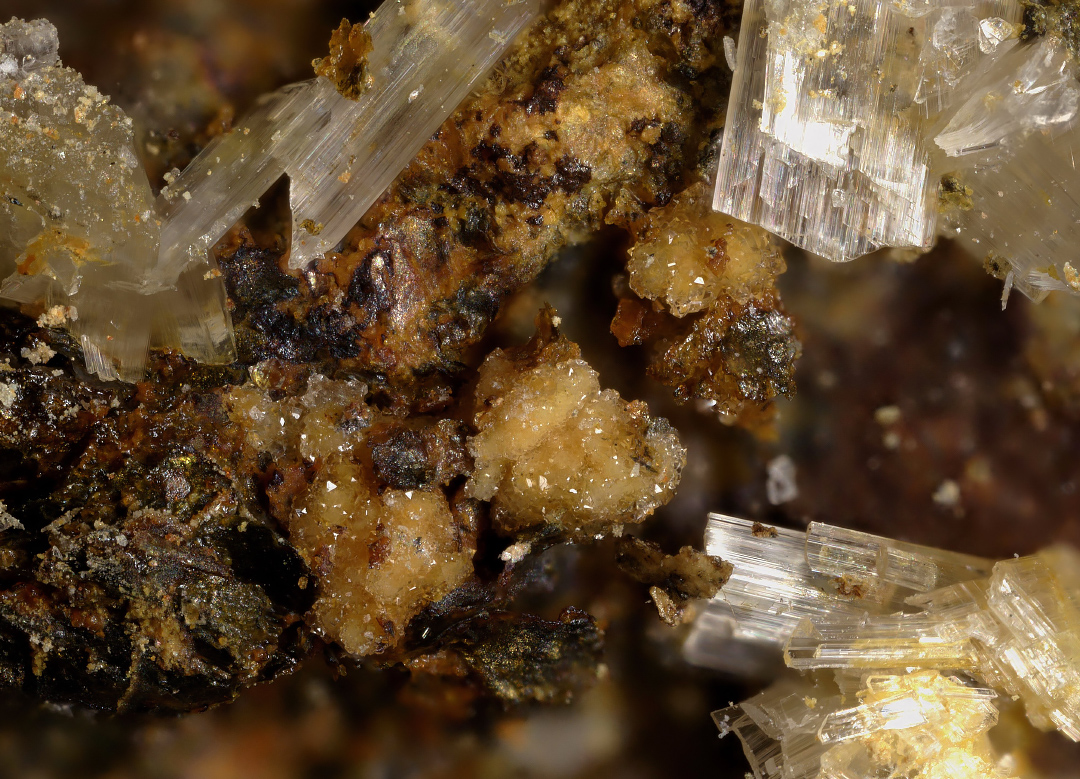 Chukhrovite-(Y) & Joliotite