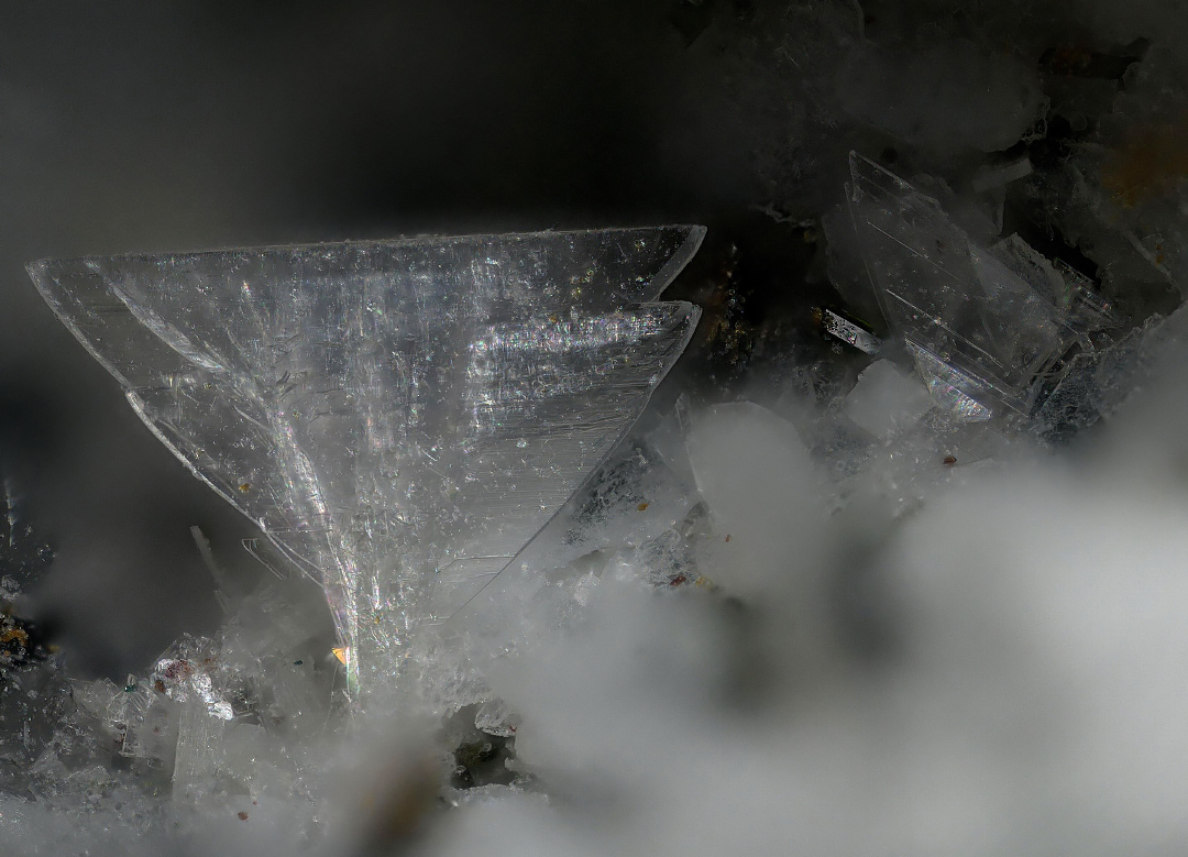Sazhinite-(La)