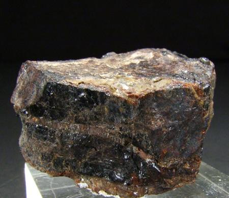 Allanite-(Y)