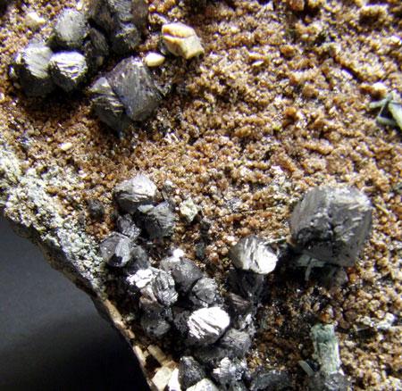 Magnetite & Actinolite On Grossular