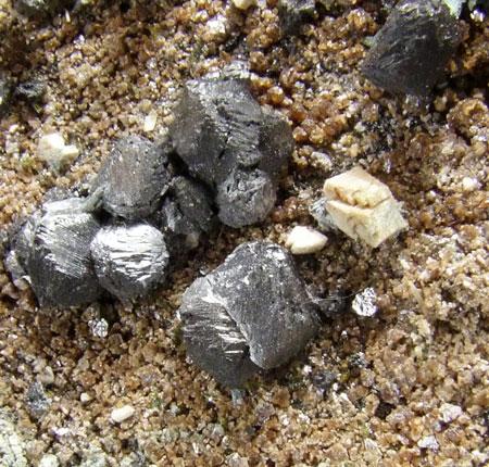 Magnetite & Actinolite On Grossular