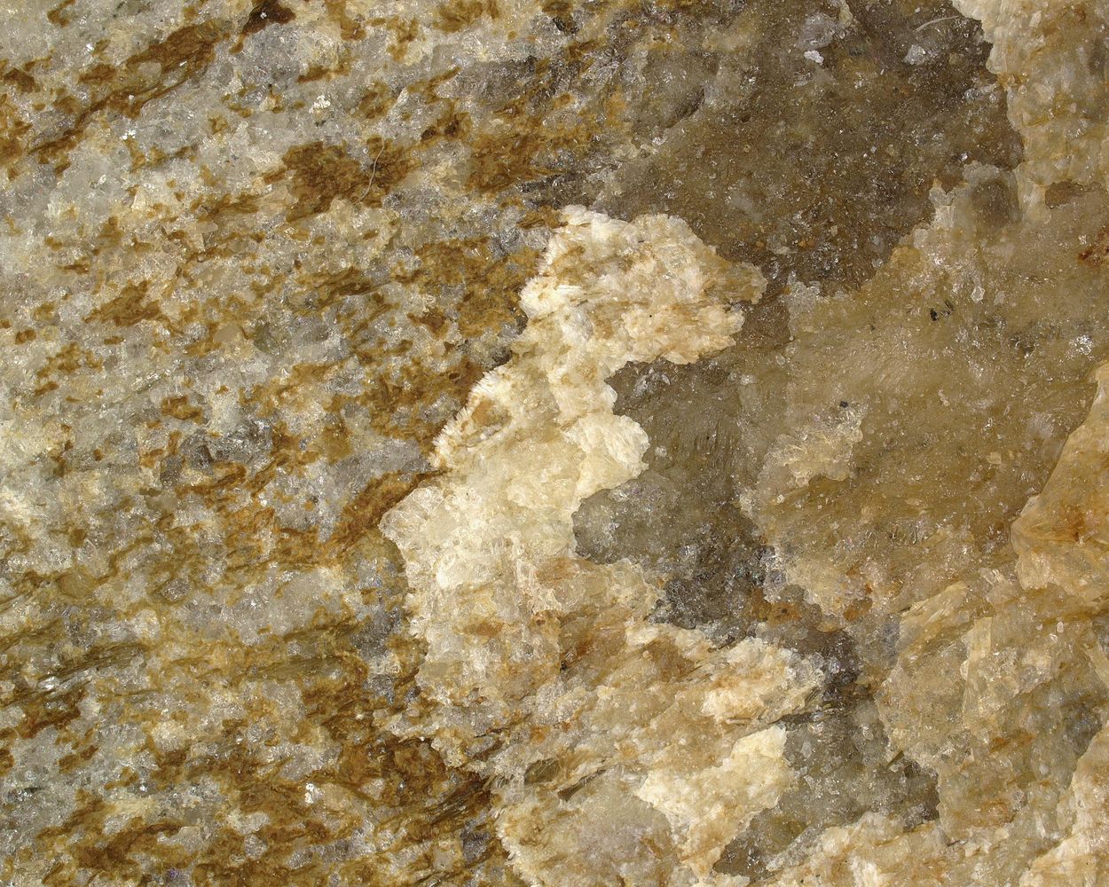 Uralolite