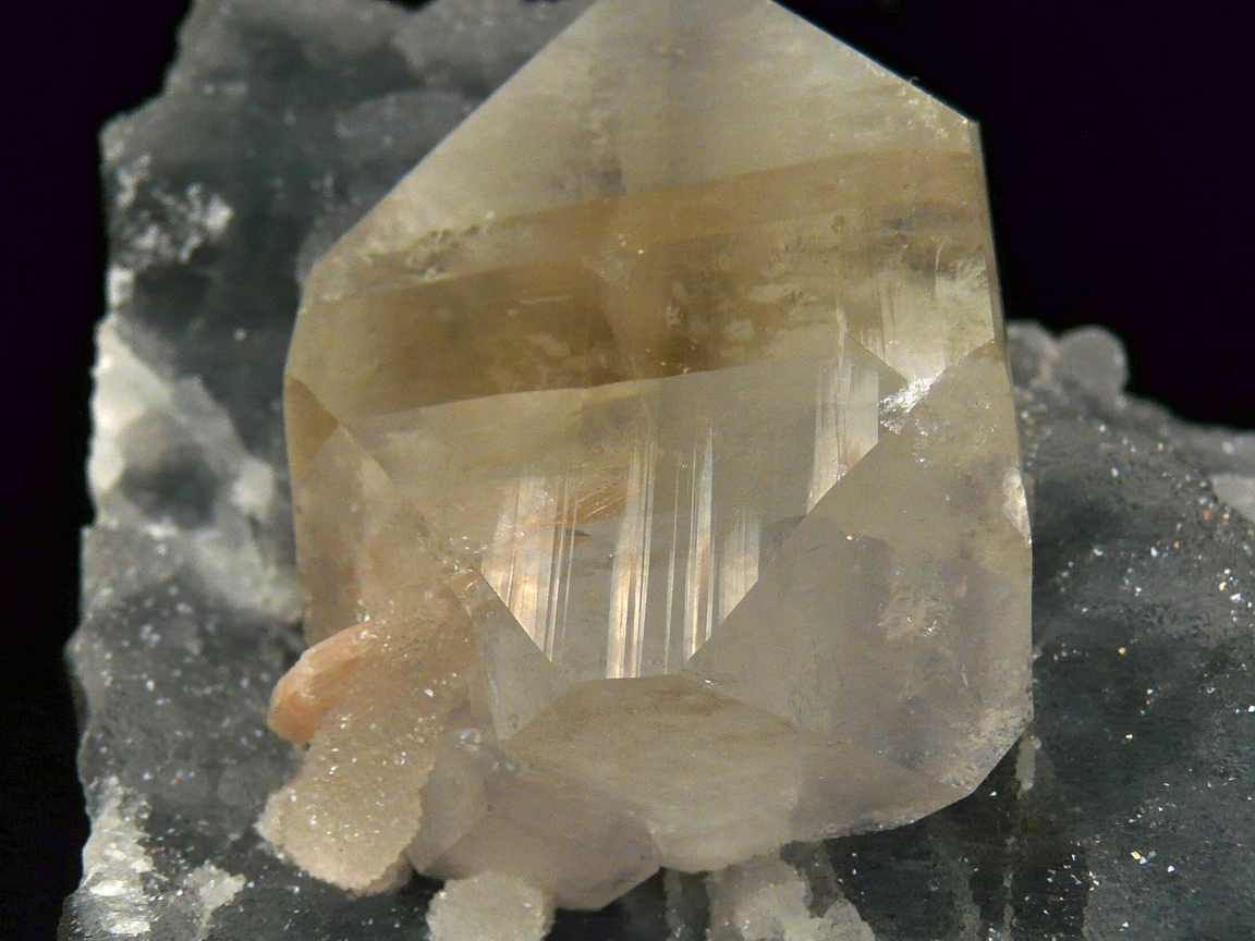 Fluorapophyllite-(K)