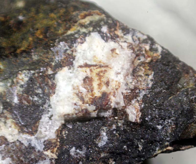 Chudobaite