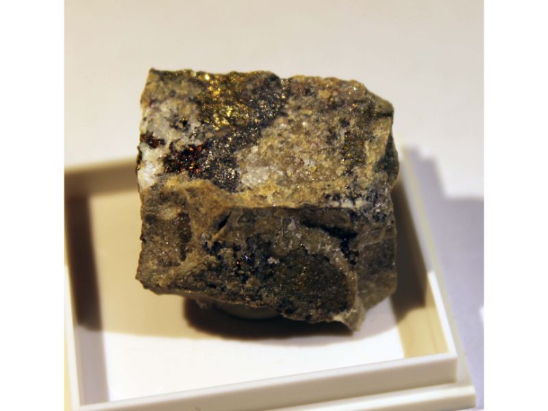 Pavonite