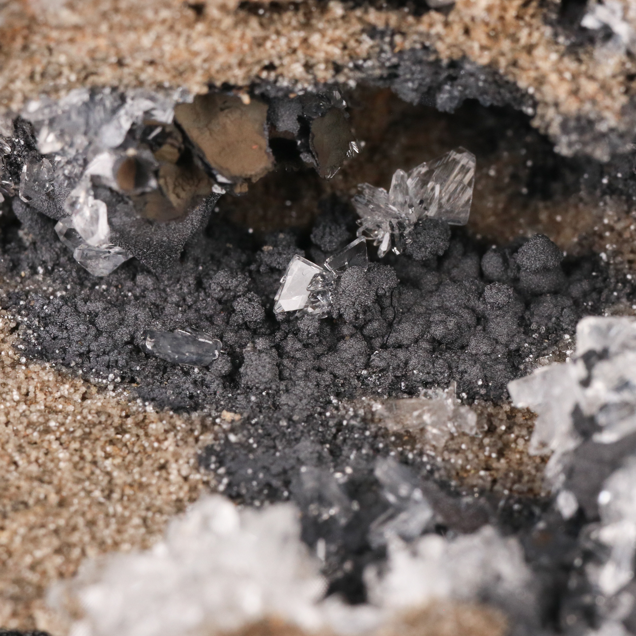 Hemimorphite On Hetaerolite
