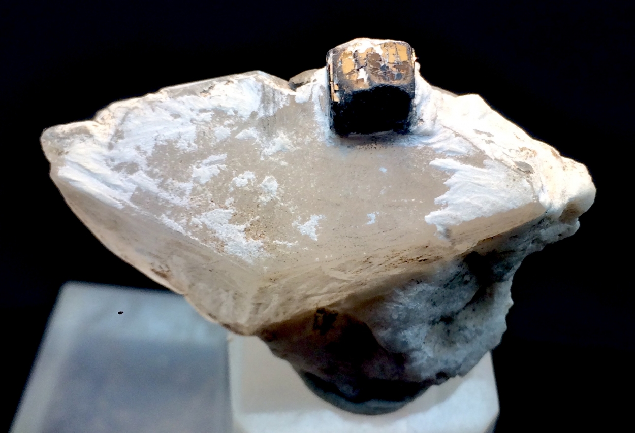 Tantalite-(Mn) & Quartz