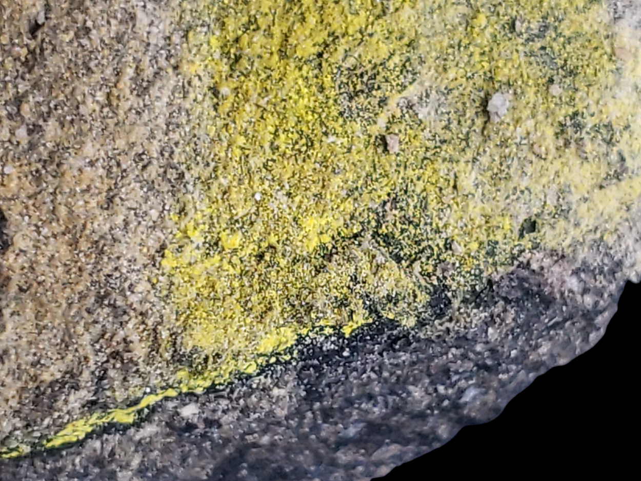 Uraninite With Schoepite