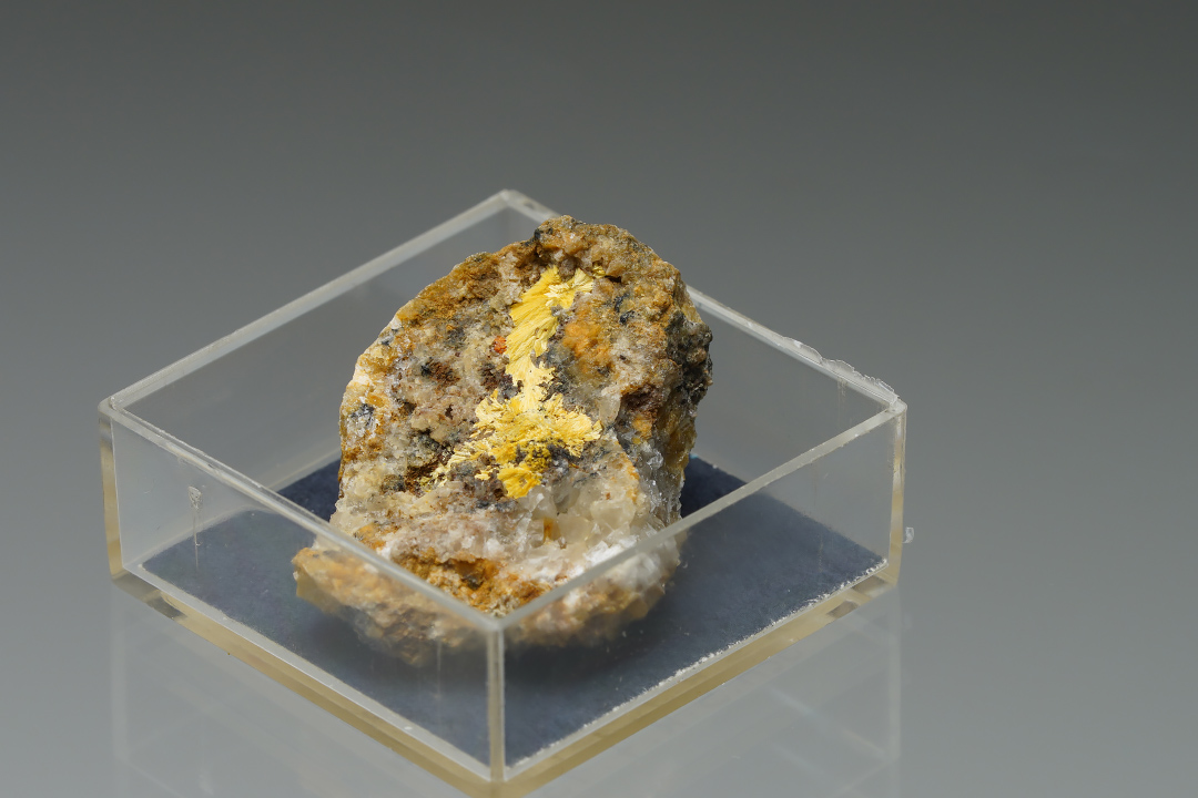 Boltwoodite