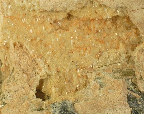 Kuzmenkoite-Mn
