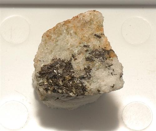 Titantaramellite