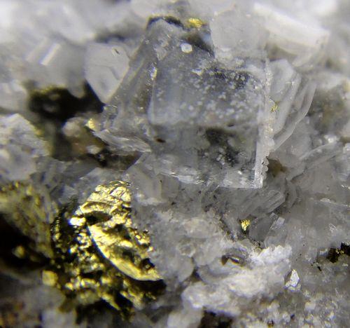Quartz With Scheelite Chalcopyrite & Fluorite