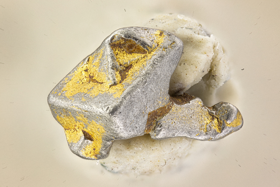 Isoferroplatinum & Gold