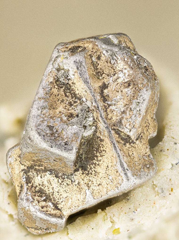 Zvyagintsevite On Isoferroplatinum