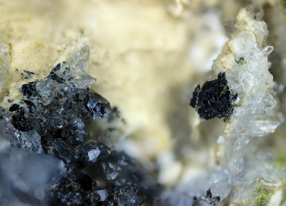 Babingtonite & Quartz