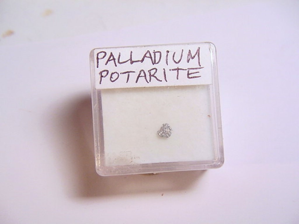 Native Palladium & Potarite