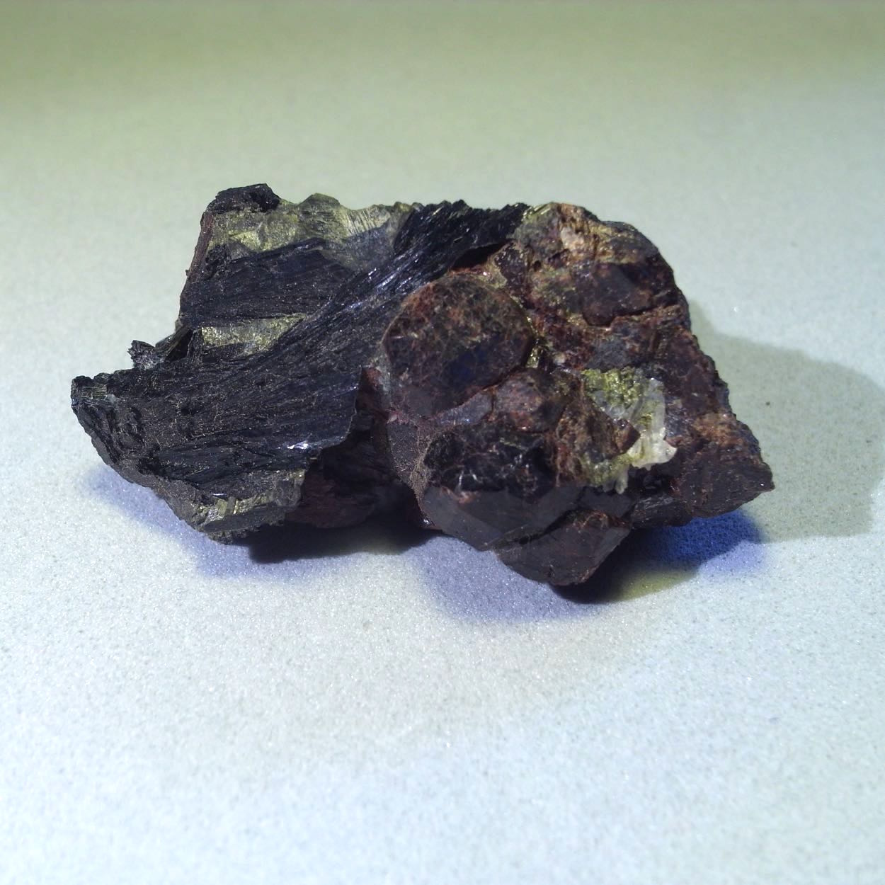 Ferro-pargasite & Andradite