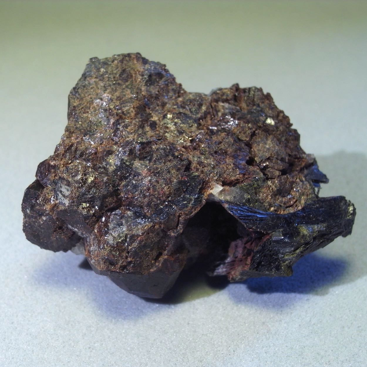 Ferro-pargasite & Andradite