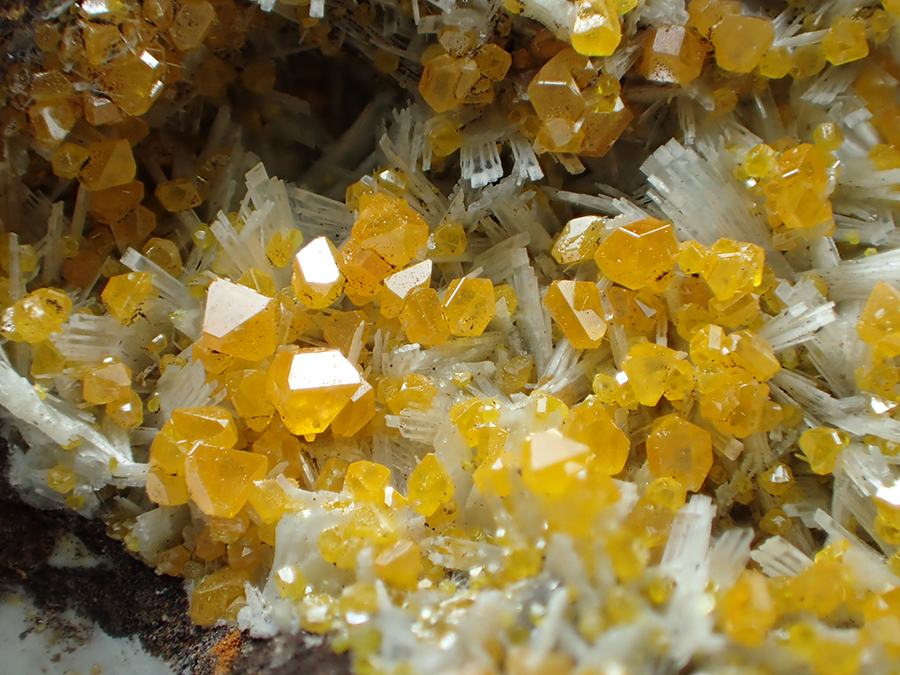 Wulfenite & Baryte