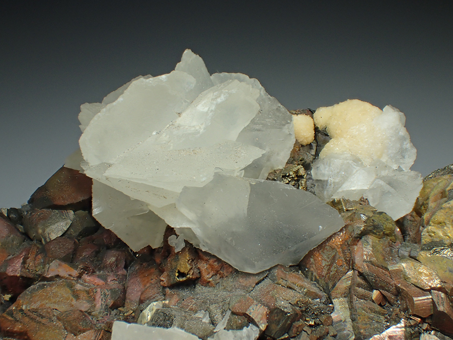 Chalcopyrite & Calcite