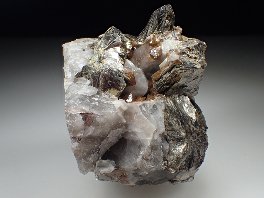 Scheelite Muscovite & Quartz