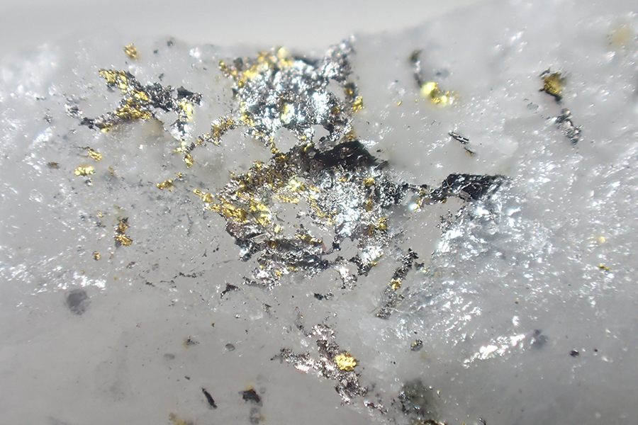 Tsumoite Gold & Tellurobismuthite