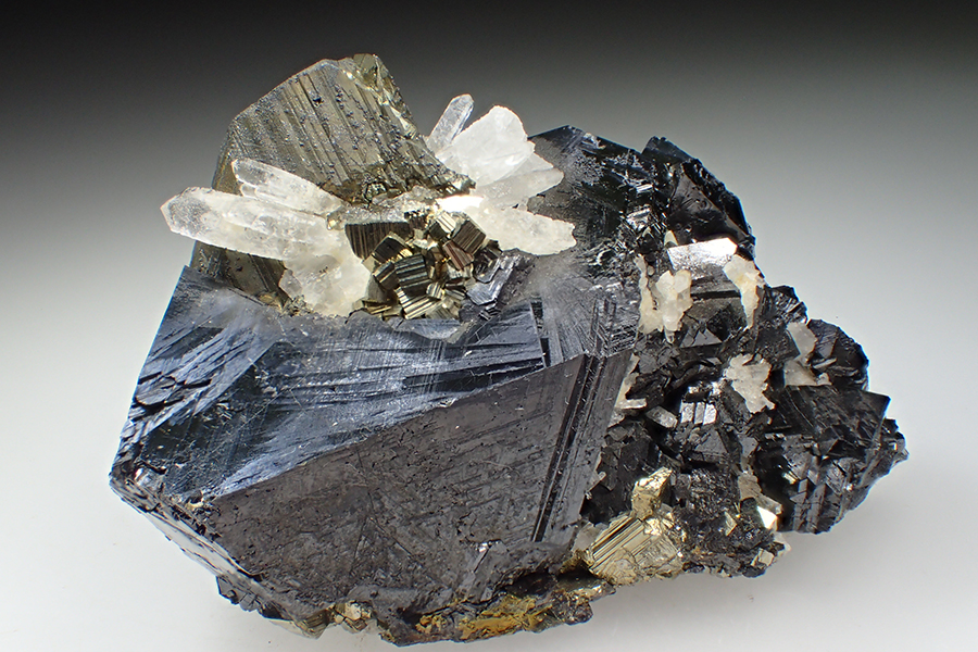 Sphalerite Chalcopyrite & Quartz