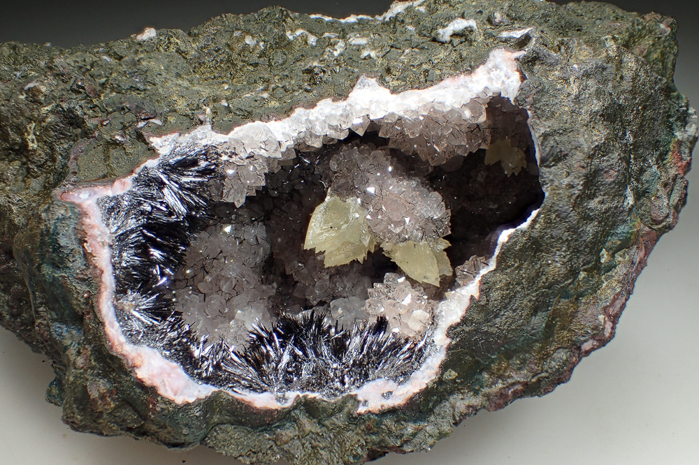 Quartz Goethite & Calcite