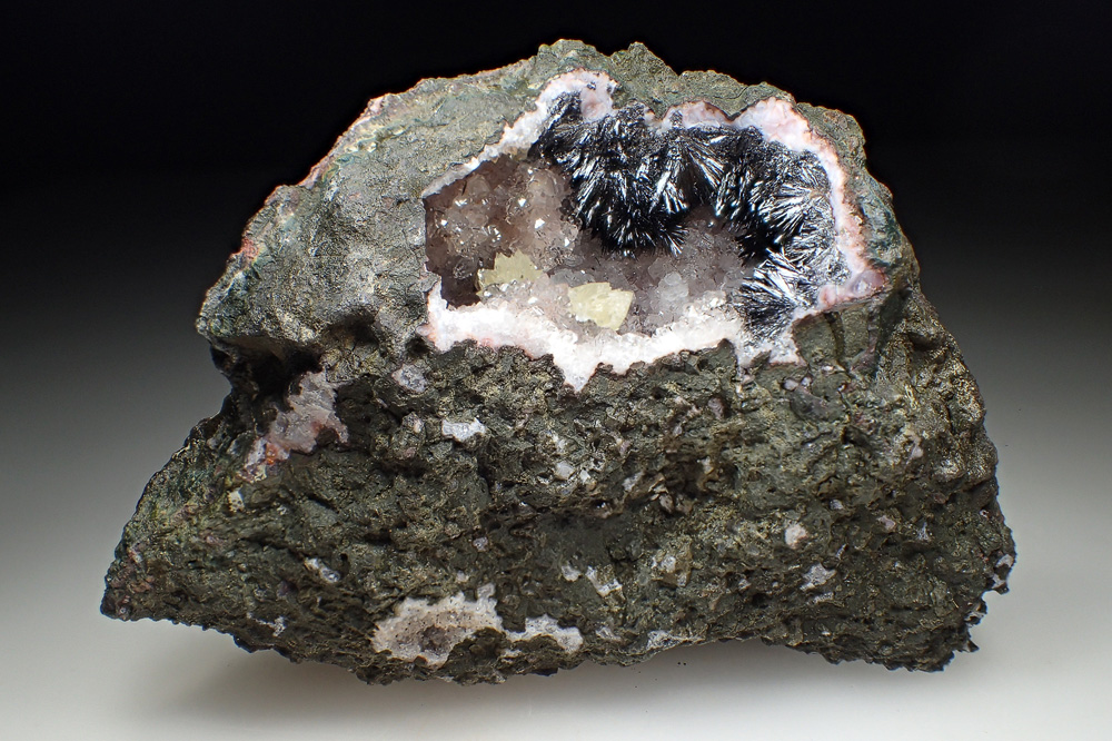 Quartz Goethite & Calcite