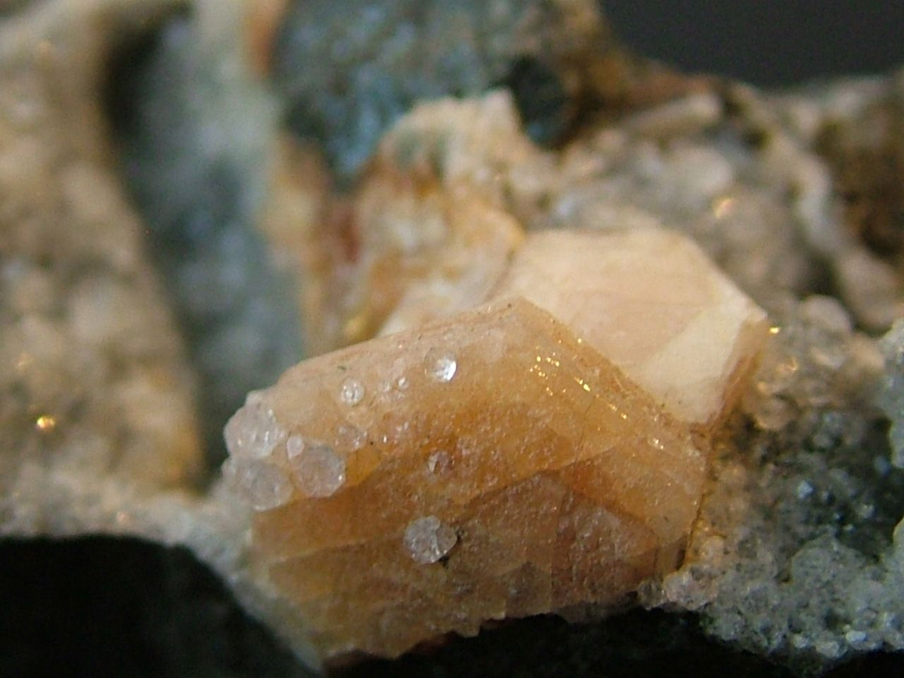 Gmelinite On Analcime