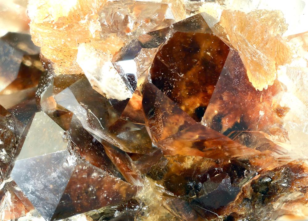 Sursassite & Tinzenite In Quartz